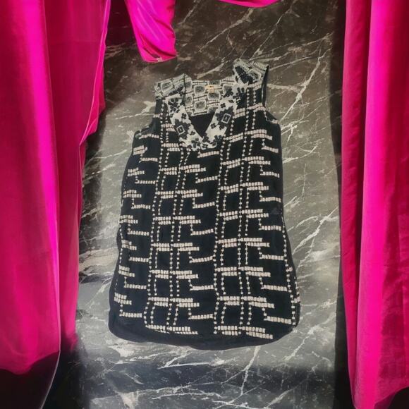 Tiny abstract embroidered split neck sleeveless tunic black & white size XS - Picture 14 of 14